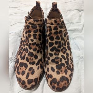 Like new leopard ankle booties sz 10